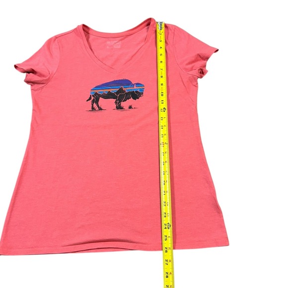 Patagonia Top Womens M Organic Cotton Outdoor Buffalo T Shirt Pink V‎ Neck - Picture 5 of 7